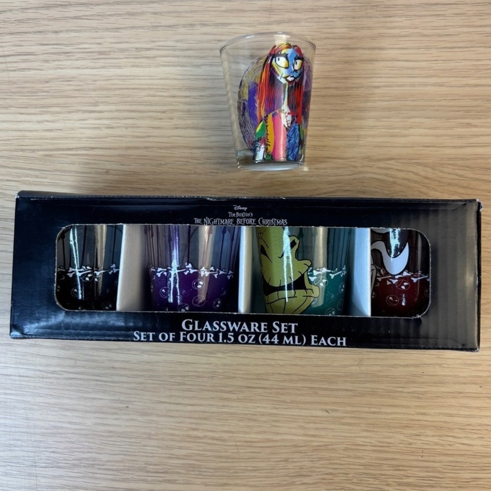 Disney Nightmare Before‎ Christmas Shot Glass Set 4pk 1.5oz Silver Buffalo NEW